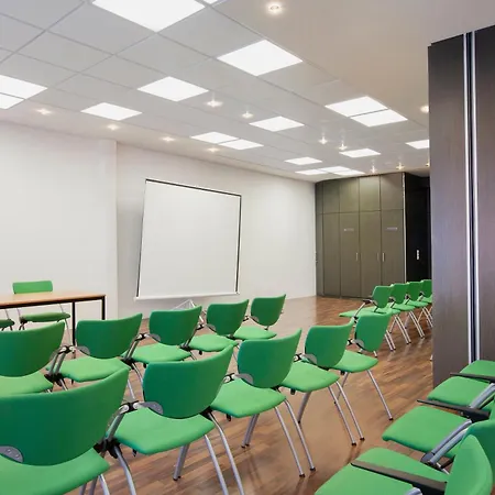 فندق Willow Restaurant 4*