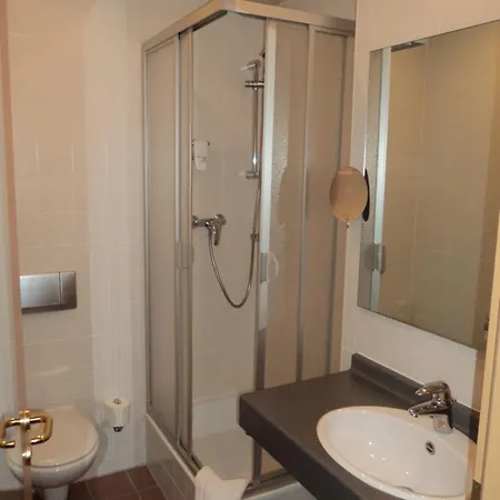 Willow Restaurant فندق Kötschlitz