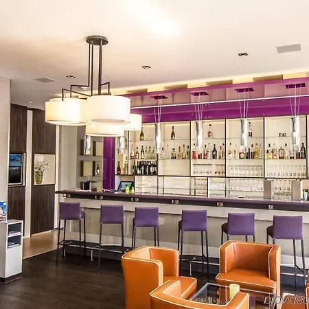 Willow Restaurant فندق