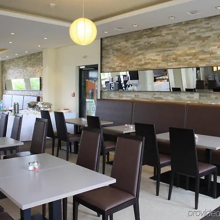 Willow Restaurant Hotell 4*